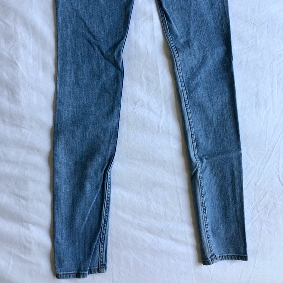 HOLLISTER Skinny Jeans. Size 1L. Light Wash - Picture 6 of 6